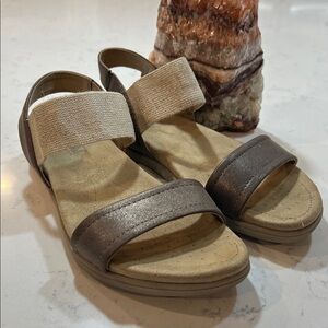 Axxiom Grace Comfort Shimmer Brown/Natural Slingbacks Size 7.5